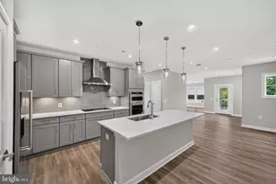 21630 Hawksbill High Cir, Sterling, VA 20164 - Photo 7