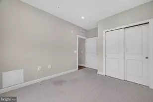 21630 Hawksbill High Cir, Sterling, VA 20164 - Photo 33