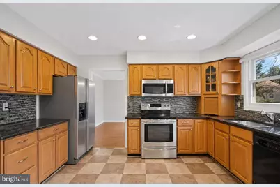 203 Markwood Drive, Sterling, VA 20165 - Photo 5