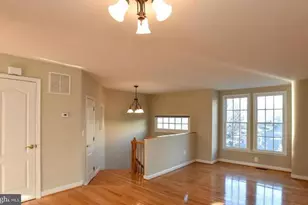 111 Maximillian Ct SW, Leesburg, VA 20175 - Photo 5