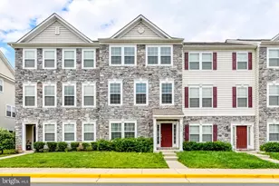 44104 Turf Field Square, Chantilly, VA 20152 - Photo 1