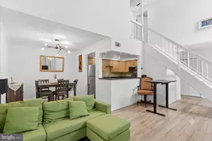 129 Willow Pl, Sterling, VA 20164 - Photo 5
