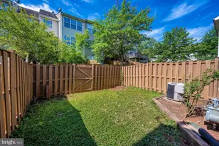 45515 Lakemont Square, Sterling, VA 20165 - Photo 29