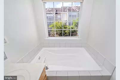 45515 Lakemont Square, Sterling, VA 20165 - Photo 13