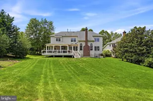 19704 Stanford Hall Pl, Ashburn, VA 20147 - Photo 3