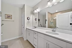 21630 Hawksbill High Cir, Sterling, VA 20164 - Photo 21