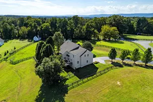 36951 Wellington Dr, Purcellville, VA 20132 - Photo 5
