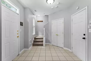 21785 Dragons Green Square, Ashburn, VA 20147 - Photo 5