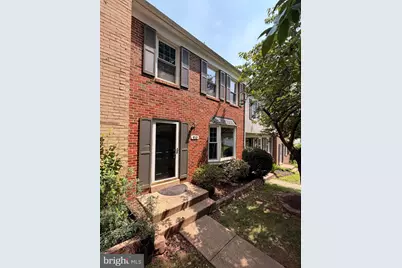 910 Sherwood Court, Sterling, VA 20164 - Photo 3
