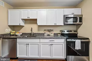 910 Sherwood Ct, Sterling, VA 20164 - Photo 15