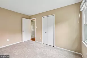 910 Sherwood Ct, Sterling, VA 20164 - Photo 27