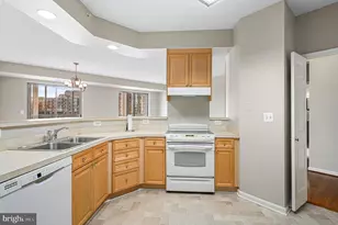 19365 Cypress Ridge Terrace, Leesburg, VA 20176 - Photo 15