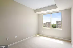 19365 Cypress Ridge Terrace, Leesburg, VA 20176 - Photo 17