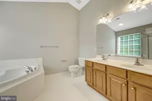 21829 Ladyslipper Sq, Ashburn, VA 20147 - Photo 41