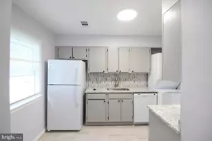 311 Rock Spring Dr SW, Leesburg, VA 20175 - Photo 3