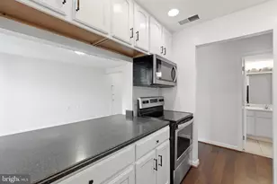 116 Westwick Ct, Sterling, VA 20165 - Photo 17