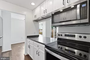 116 Westwick Ct, Sterling, VA 20165 - Photo 15