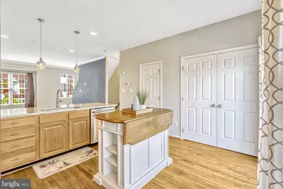 25368 Shipley Terrace, Chantilly, VA 20152 - Photo 9