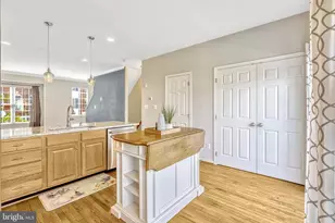 25368 Shipley Terrace, Chantilly, VA 20152 - Photo 9