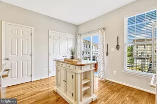 25368 Shipley Terrace, Chantilly, VA 20152 - Photo 7