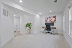 21002 Courtland Village Dr, Leesburg, VA 20175 - Photo 5