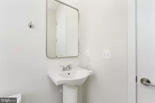 42086 Picasso Sq, Brambleton, VA 20148 - Photo 21