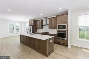 42086 Picasso Sq, Brambleton, VA 20148 - Photo 3