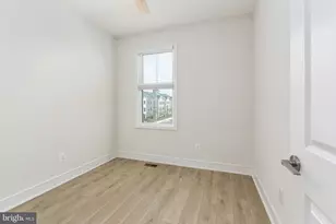 42086 Picasso Sq, Brambleton, VA 20148 - Photo 33