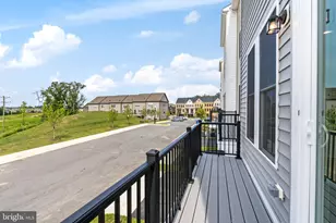 42086 Picasso Sq, Brambleton, VA 20148 - Photo 23