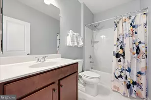 23063 Cottonwillow Sq, Brambleton, VA 20148 - Photo 5