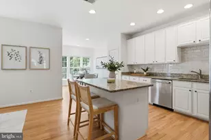 43451 Laidlow St, Chantilly, VA 20152 - Photo 9