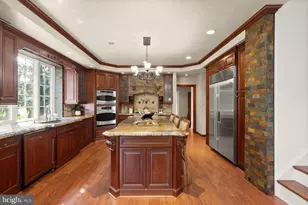 19879 Mellon Cir, Ashburn, VA 20147 - Photo 19
