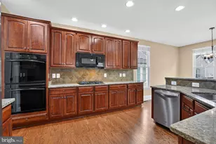42538 Neighborly Ln, Chantilly, VA 20152 - Photo 3