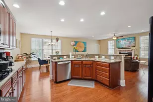 42538 Neighborly Ln, Chantilly, VA 20152 - Photo 13