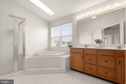 25488 Crossfield Drive, Chantilly, VA 20152 - Photo 31