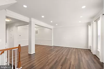 25488 Crossfield Drive, Chantilly, VA 20152 - Photo 9