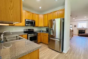 21779 Kings Crossing Terrace, Ashburn, VA 20147 - Photo 15
