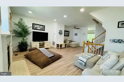 21779 Kings Crossing Terrace, Ashburn, VA 20147 - Photo 5