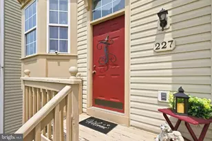 227 Frazer Dr, Purcellville, VA 20132 - Photo 3