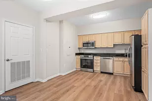 19355 Cypress Ridge Terrace, Leesburg, VA 20176 - Photo 9