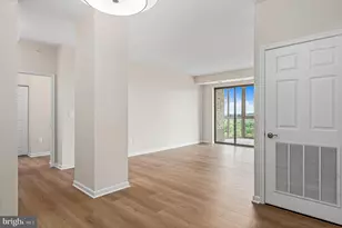 19355 Cypress Ridge Terrace, Leesburg, VA 20176 - Photo 5
