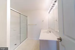 19355 Cypress Ridge Terrace, Leesburg, VA 20176 - Photo 25