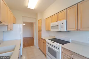 19355 Cypress Ridge Terrace, Leesburg, VA 20176 - Photo 13