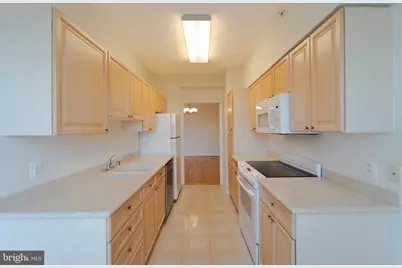 19355 Cypress Ridge Terrace #905, Leesburg, VA 20176 - Photo 15