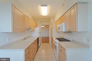 19355 Cypress Ridge Terrace, Leesburg, VA 20176 - Photo 15