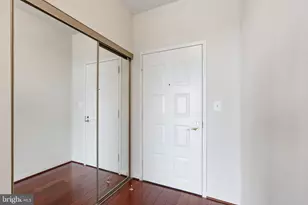 19355 Cypress Ridge Terrace, Leesburg, VA 20176 - Photo 23