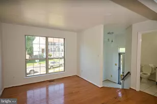 46760 Hobblebush Terrace, Sterling, VA 20164 - Photo 3