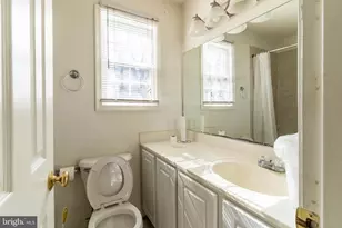 105 Westwick Ct, Sterling, VA 20165 - Photo 11