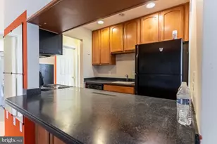 105 Westwick Ct, Sterling, VA 20165 - Photo 5