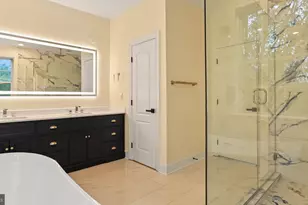 22891 Courtland Park Dr, Brambleton, VA 20148 - Photo 37